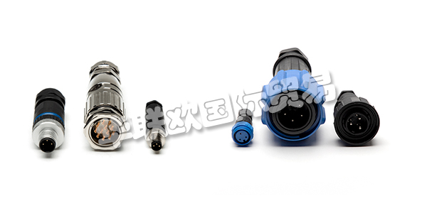 BULGIN被公認(rèn)為環(huán)保密封連接器和組件的領(lǐng)先制造商。Bulgin擁有超過(guò)95年的行業(yè)經(jīng)驗(yàn)，不斷創(chuàng)新和開(kāi)發(fā)產(chǎn)品和服務(wù)，以滿足其遍布各個(gè)市場(chǎng)的全球客戶群。