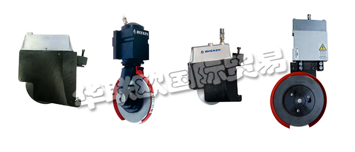 DIENES的客戶可以使用DIENES刀架獲得最好的結果。即以卓越的品質和領先的自動分切技術制造商的密集創(chuàng)新開發(fā)工作。剪切，劃痕/擠壓剪切，剃須刀切割刀架或熱切割刀架，Premium，Elite或Ultimate系列，均以超精確的刀引導和較長的使用壽命給人留下深刻的印象，并在日常使用中始終保持牢固的抓地力。此外，他們幾乎所有的刀架都可以集成到DIENES分切系統(tǒng)中，例如趨勢設定的SIMU-FLASH自動同步定位系統(tǒng)，或者在具有手動控制功能的高精度定位輔助器中。